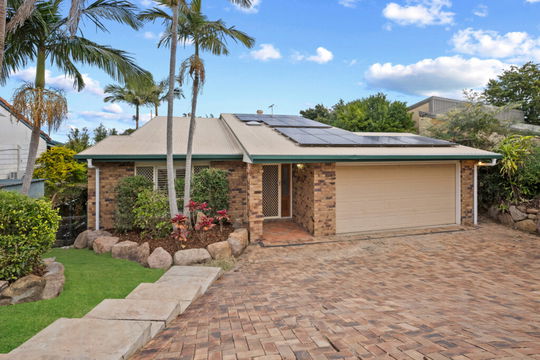 13 Acacia Street, Everton Hills  QLD  4053