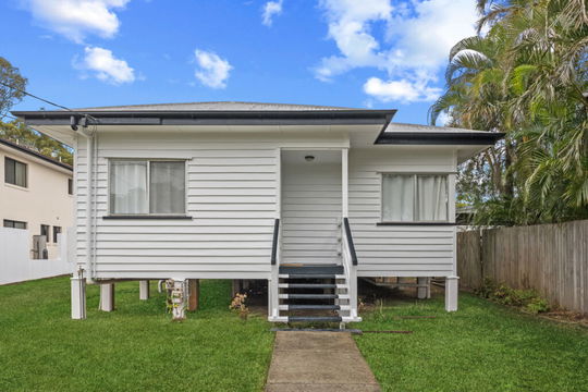 108 Main Avenue, Wavell Heights  QLD  4012