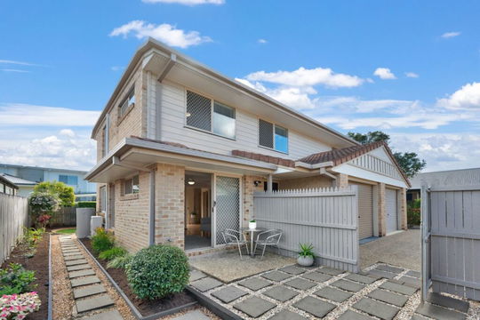 4/4 Harry Street, Zillmere  QLD  4034