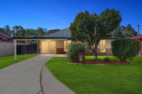 34 Oxford Place, Fitzgibbon  QLD  4018