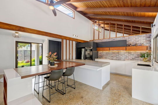 21 Hutton Road, Aspley  QLD  4034