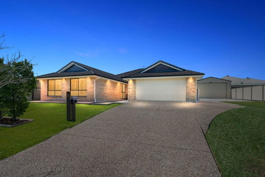 5 Hillside Court, Joyner  QLD  4500