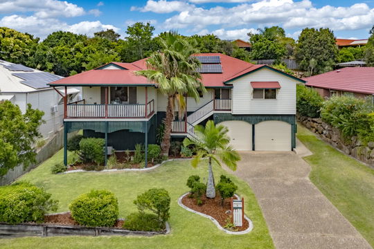5 Howard Court, Arana Hills  QLD  4054