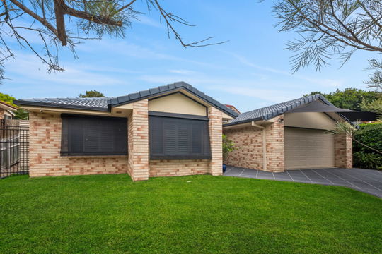 16 Fortrose Place, Ferny Grove  QLD  4055