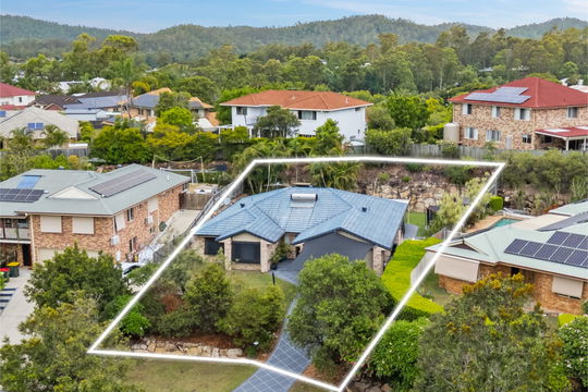 16 Fortrose Place, Ferny Grove  QLD  4055