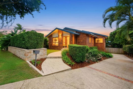 18 Hillrise Street, Aspley  QLD  4034