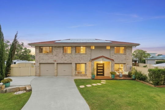 2 Freeman Place, Bracken Ridge  QLD  4017