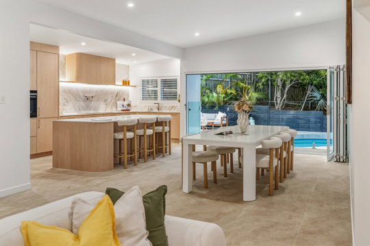 8 Tara Street, Stafford Heights  QLD  4053