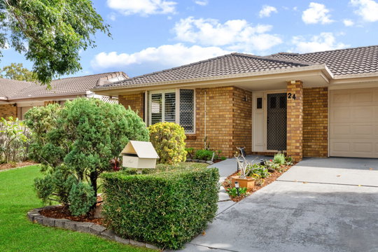 24 Parklands Circuit, Boondall  QLD  4034