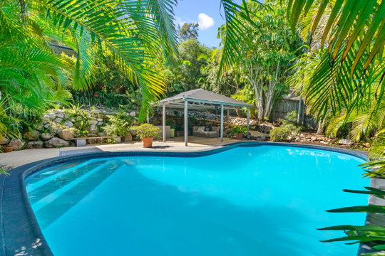 6 Keperra Court, Arana Hills  QLD  4054