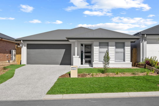 4 Illawarra Road, Greenbank  QLD  4124