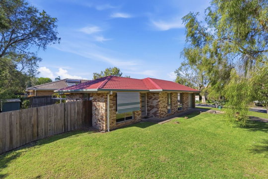 2 Boronia Place, Fitzgibbon  QLD  4018
