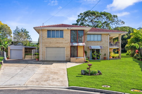 9 Jadmar Street, Everton Park  QLD  4053
