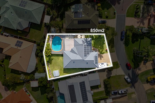 11 Howard Court, Arana Hills  QLD  4054