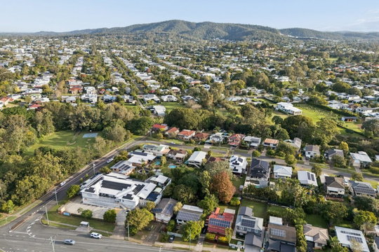5 Camelia Avenue, Everton Hills  QLD  4053