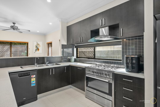 2 Tranquil Place, McDowall  QLD  4053