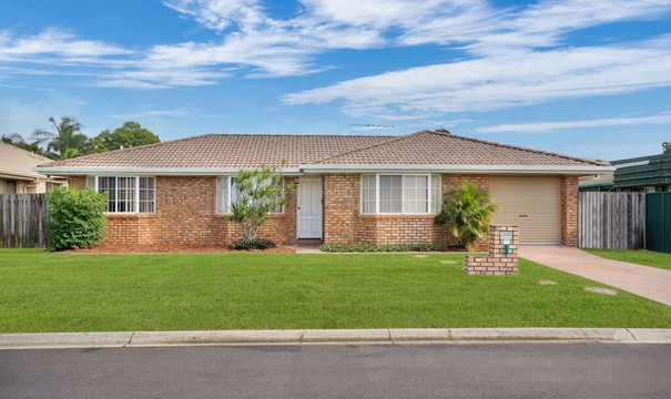 12 Columbia Drive, Beachmere  QLD  4510