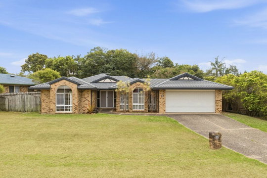20 Arlington Drive, Arana Hills  QLD  4054
