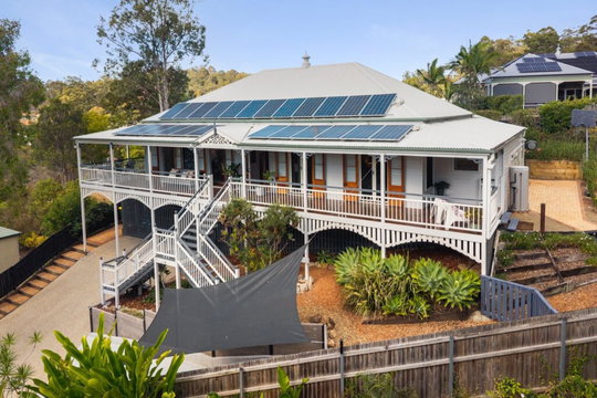 9 Silverwood Court, Ferny Hills  QLD  4055