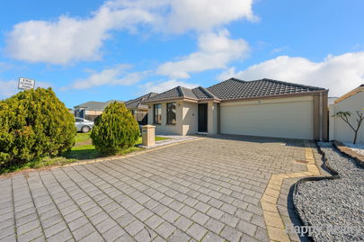 3 Selwyn Way, CANNING VALE  WA  6155