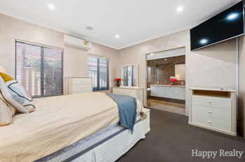 Listing image for 10 Kyle Way, CANNING VALE  WA  6155