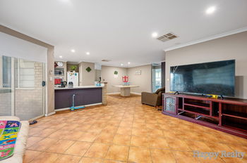 Listing image for 6 Juniper Court, THORNLIE  WA  6108