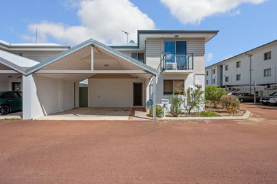 25/12 Davis Road
