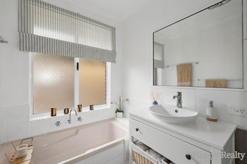 Listing image for 27 Illawarra Crescent, CANNING VALE  WA  6155