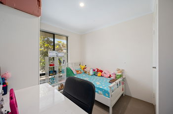 Listing image for 4 Glendalough Loop, CANNING VALE  WA  6155