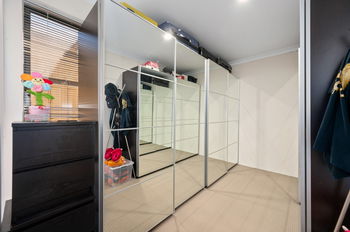 Listing image for 4 Glendalough Loop, CANNING VALE  WA  6155