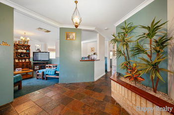 Listing image for 3 Dampier Court, THORNLIE  WA  6108