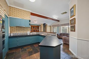 Listing image for 3 Dampier Court, THORNLIE  WA  6108
