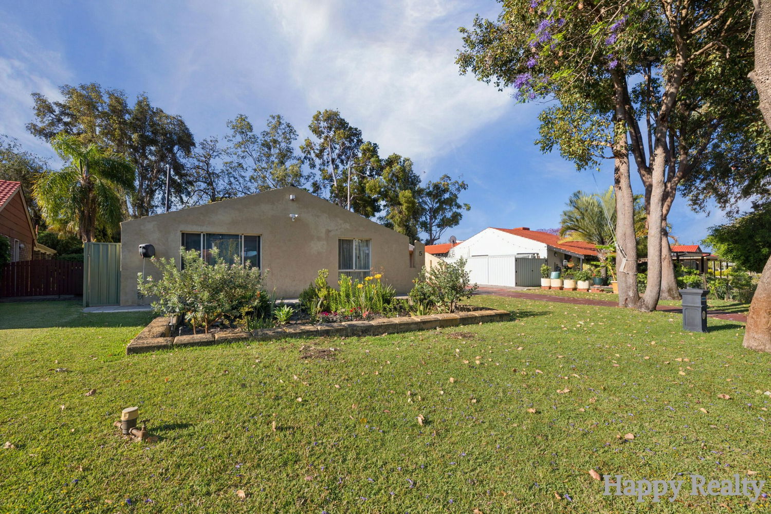 Listing image for 5 Grenadier Drive, THORNLIE  WA  6108