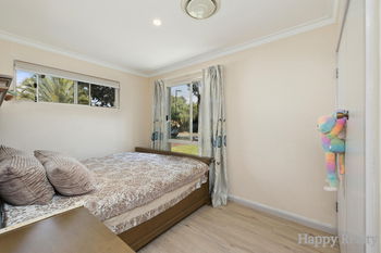 Listing image for 5 Grenadier Drive, THORNLIE  WA  6108