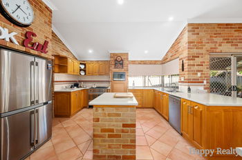 Listing image for 7 Ironwood Court, THORNLIE  WA  6108