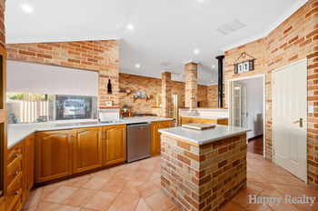 Listing image for 7 Ironwood Court, THORNLIE  WA  6108