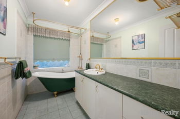 Listing image for 3 Dampier Court, THORNLIE  WA  6108