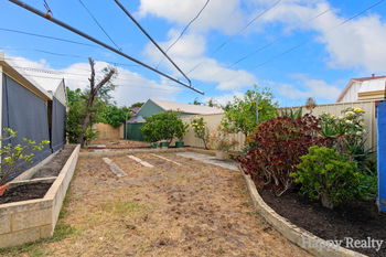 Listing image for 3 Dampier Court, THORNLIE  WA  6108