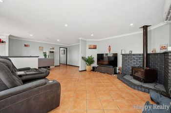 Listing image for 2 Challenger Drive, THORNLIE  WA  6108