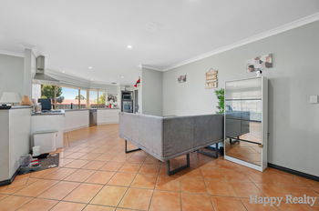 Listing image for 2 Challenger Drive, THORNLIE  WA  6108