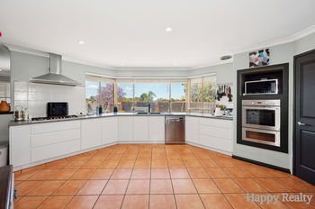 Listing image for 2 Challenger Drive, THORNLIE  WA  6108