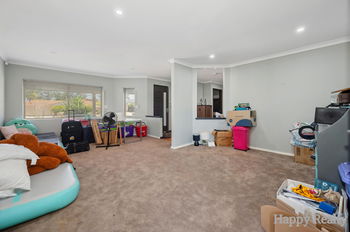 Listing image for 2 Challenger Drive, THORNLIE  WA  6108