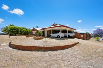 Listing image for 2 Challenger Drive, THORNLIE  WA  6108