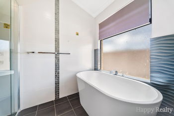 Listing image for 2 Bartlett Way, CANNING VALE  WA  6155