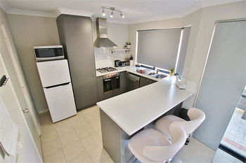 Listing image for 27/11 Hazlett Way, CANNING VALE  WA  6155