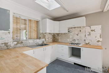 Listing image for 7 Luke Court, THORNLIE  WA  6108