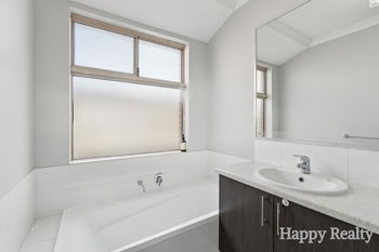 Listing image for 5 Nivea Street, BANKSIA GROVE  WA  6031