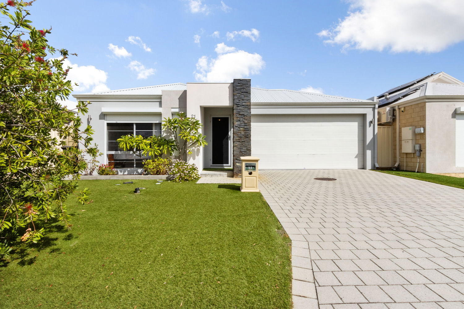 Listing image for 21 Carnation Street, CANNING VALE  WA  6155