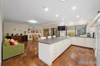 Listing image for 11 Viscount Court, THORNLIE  WA  6108