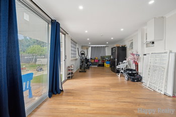 Listing image for 33 Coops Avenue, THORNLIE  WA  6108